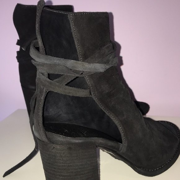 Officiene Creative Sandals - Picture 2 of 15